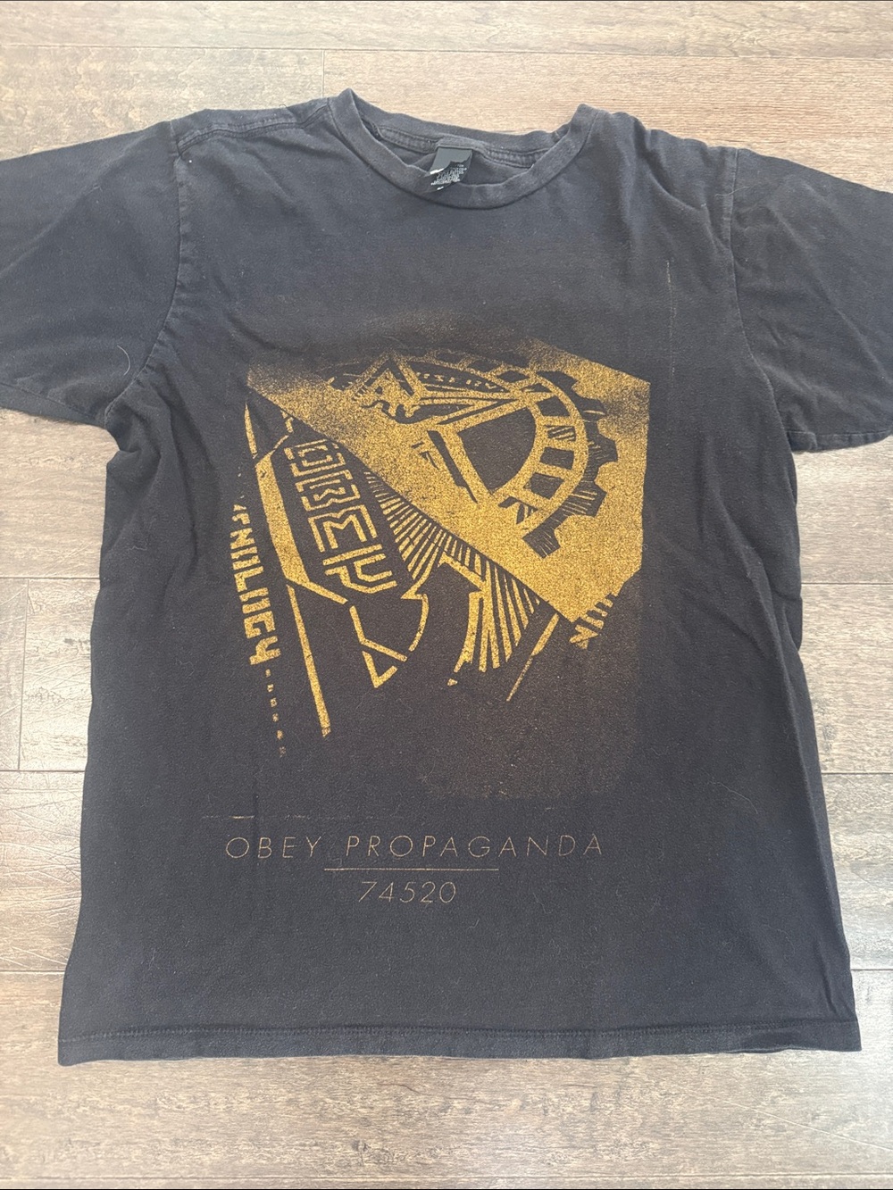 OBEY Men’s Black Graphic T-Shirt with Gold Print men’s medium